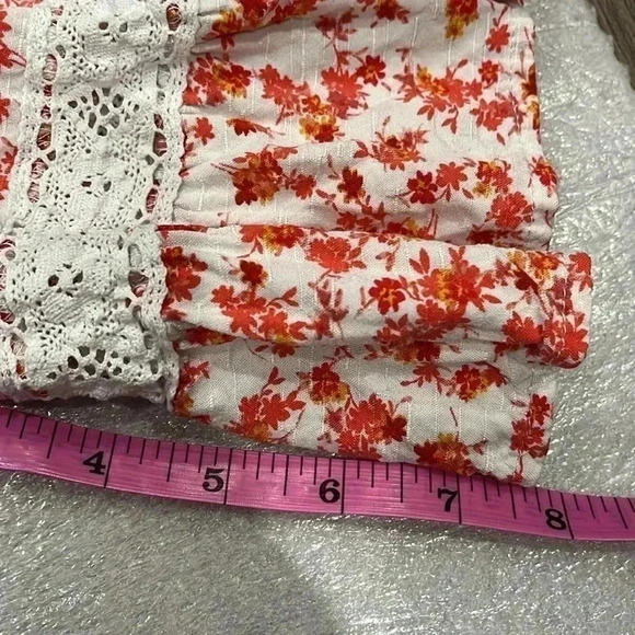 [XL]Maurice Tie Front Ditsy Floral Crochet V Neck  Blouse - Picture 7 of 9
